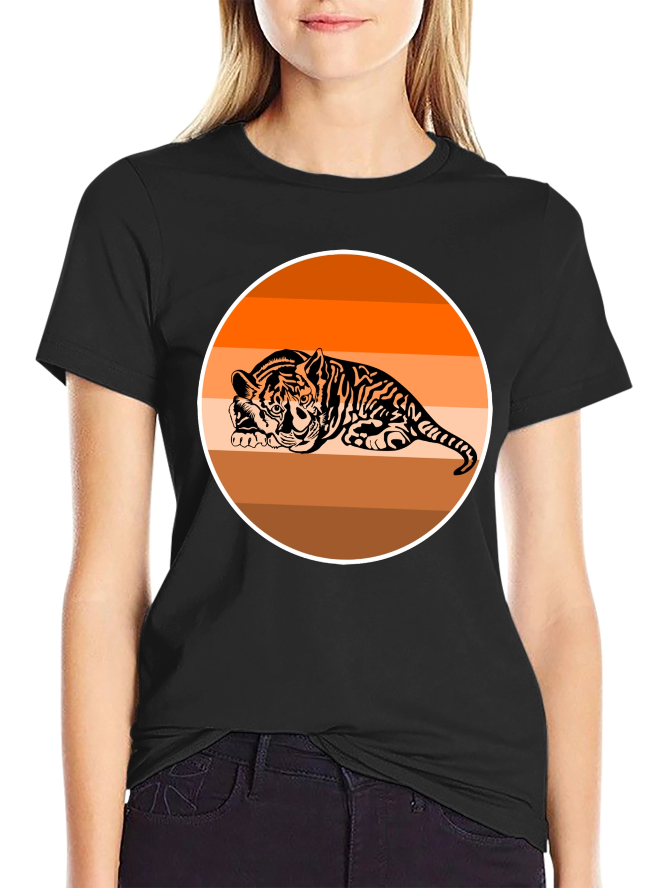 Camiseta Negra con Tigre Abstracto Naranja