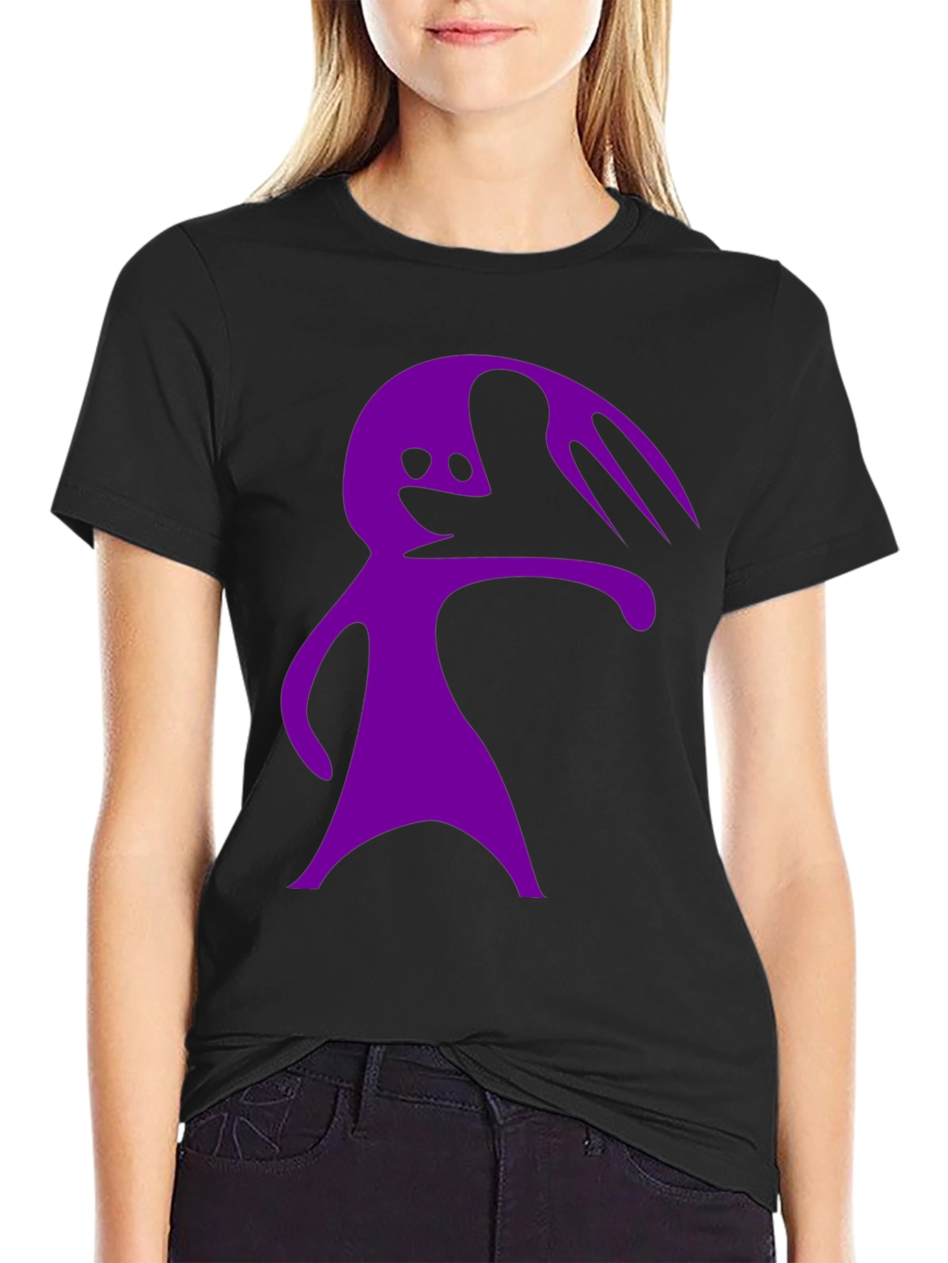 Camiseta Negra con Diseño Abstracto Morado