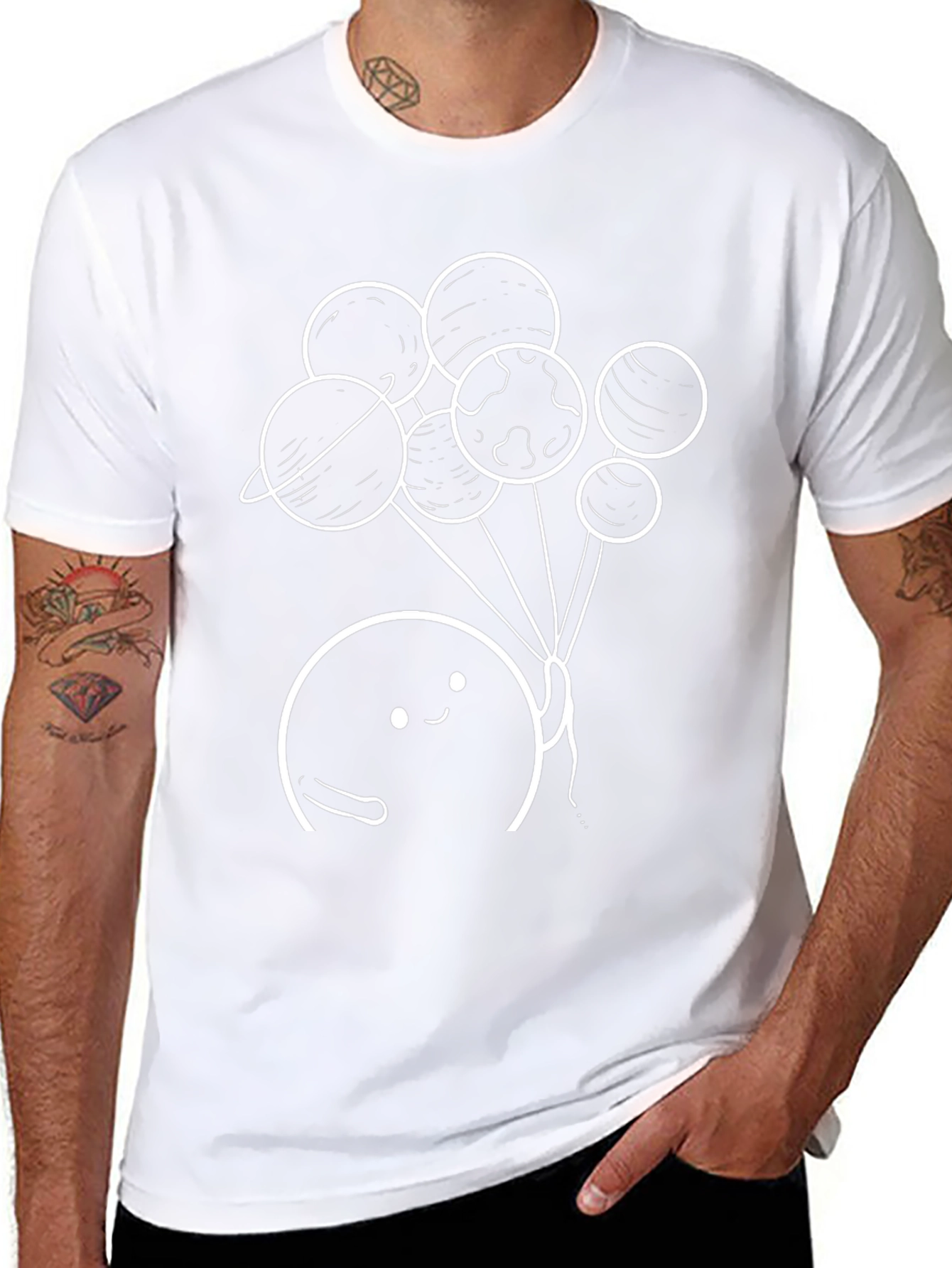 Camiseta Negra con Diseño de Planetas Animados