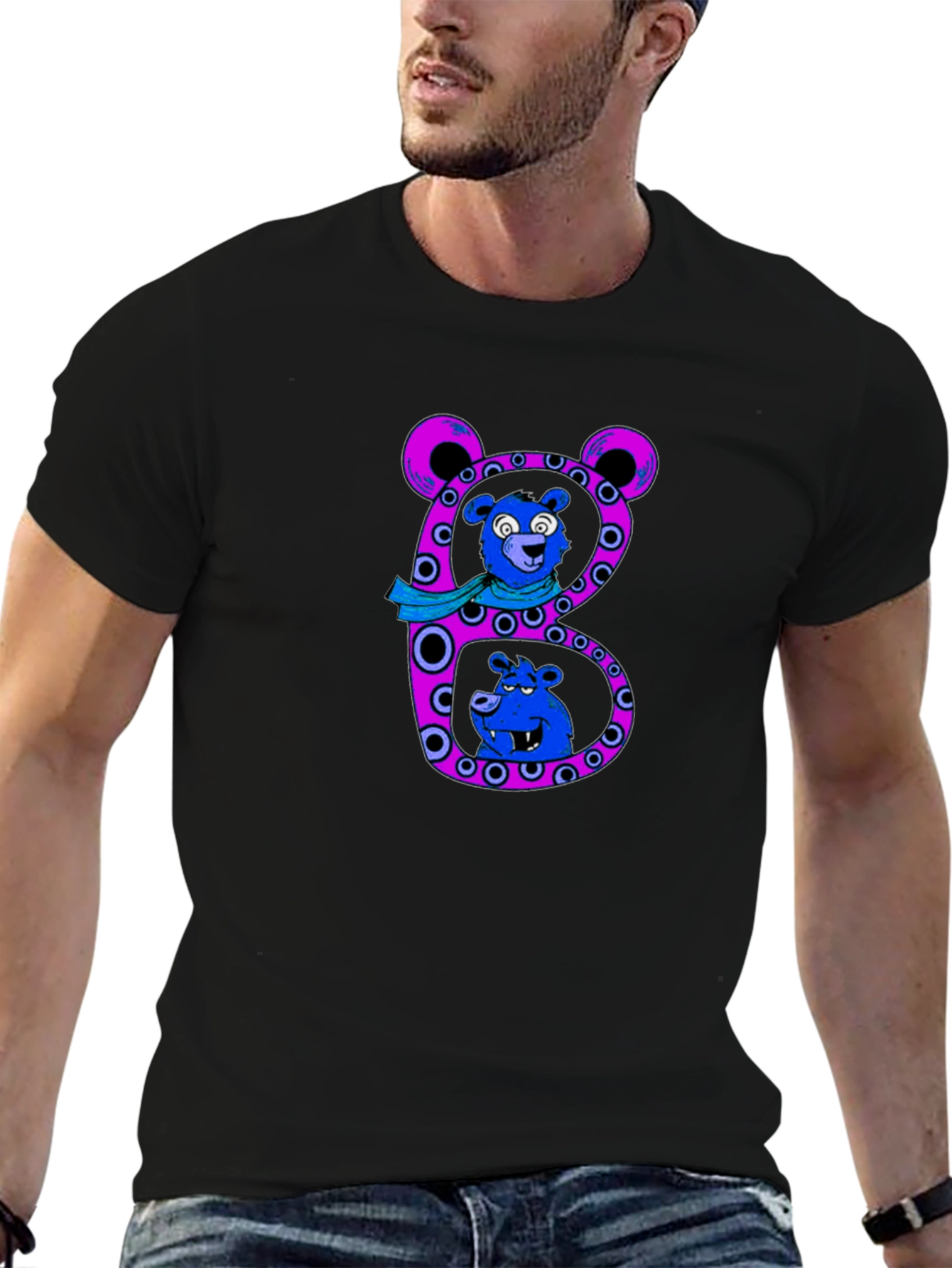 Camiseta Negra con Diseño de Oso Letra B