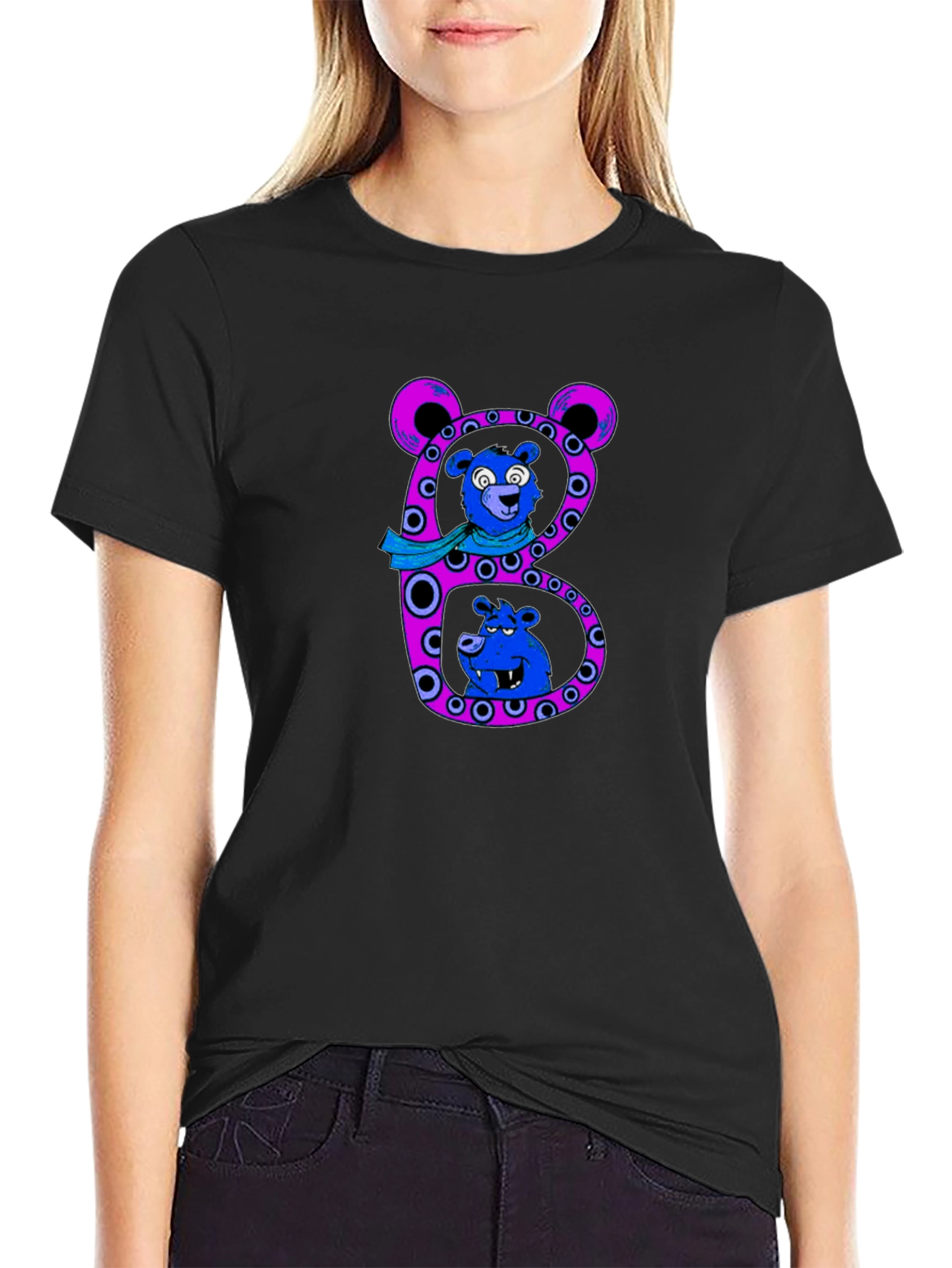 Camiseta Negra con Diseño de Oso Letra B