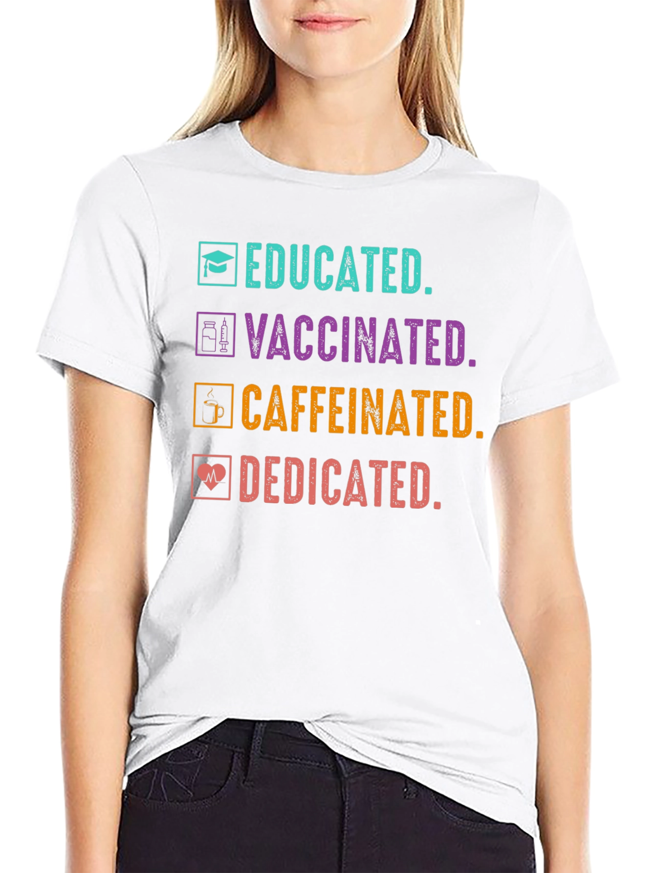 Camiseta Educada Vacunada Con Cafeína y Dedicada