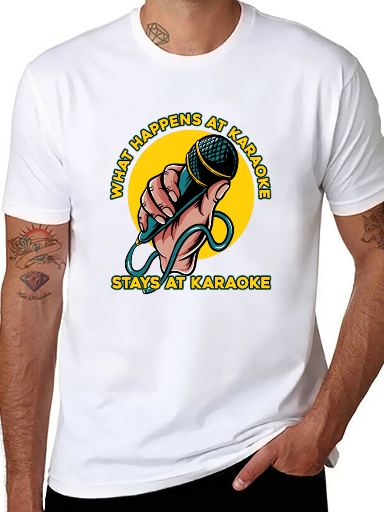 Camiseta Negra con Diseño Karaoke Divertido