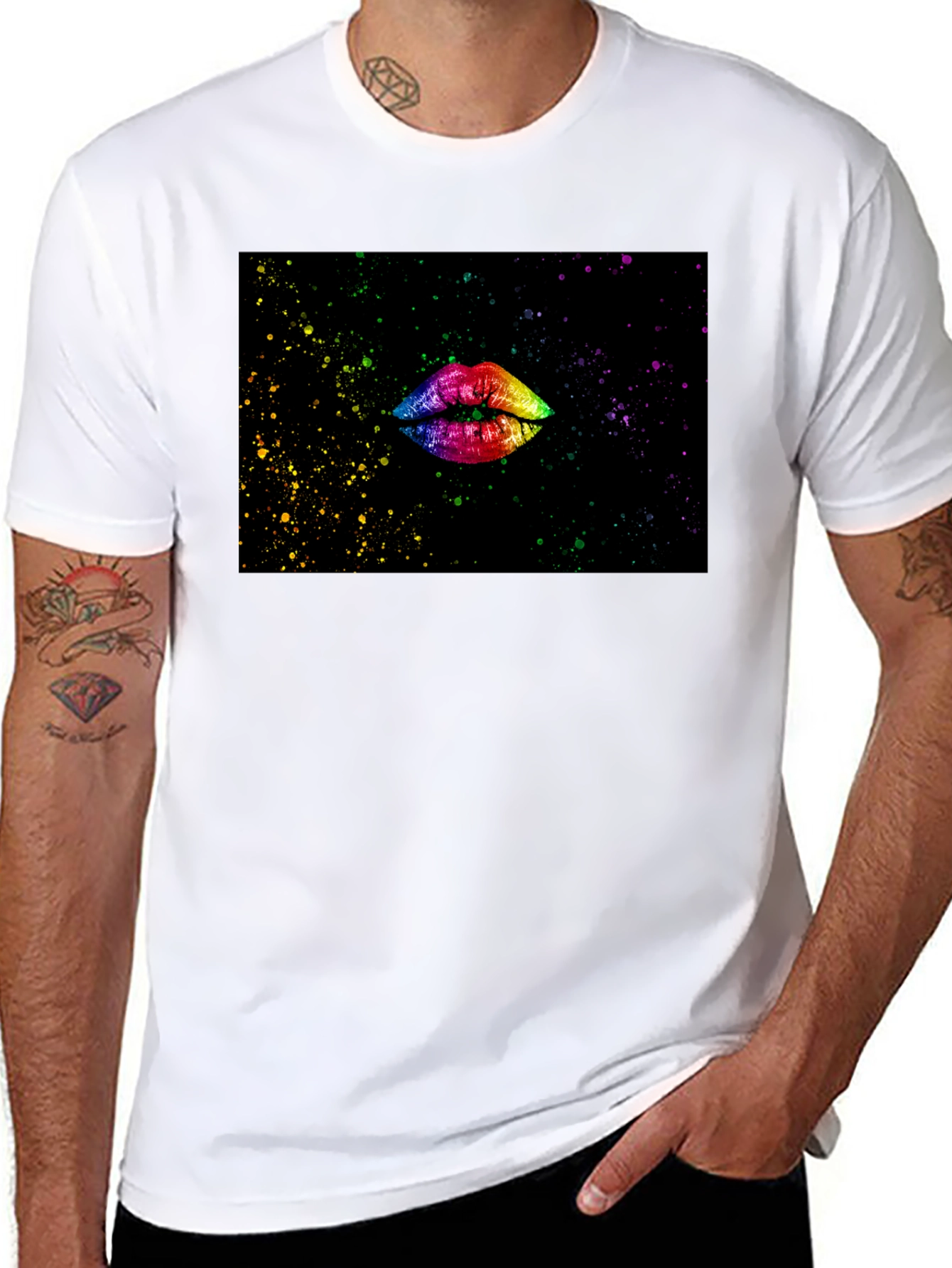 Camiseta Negra Estampado Labios Arcoíris