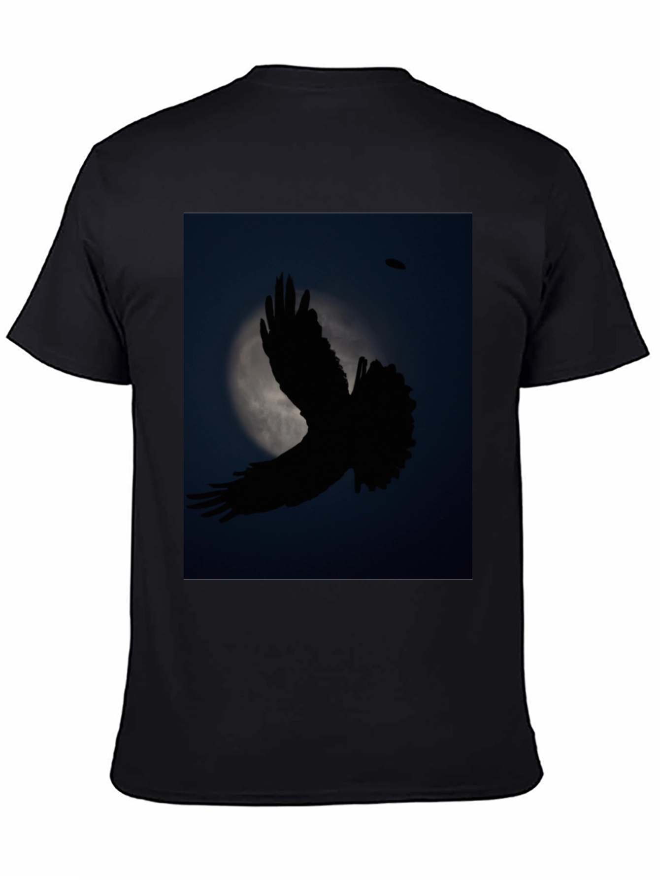 Camiseta Negra con Diseño de Ave Nocturna