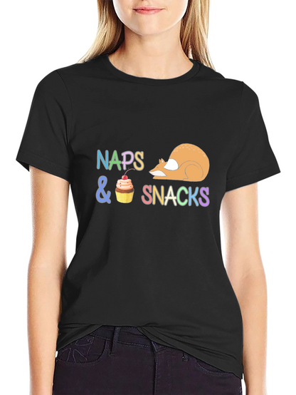 Camiseta Negra con Diseño Divertido Naps & Snacks