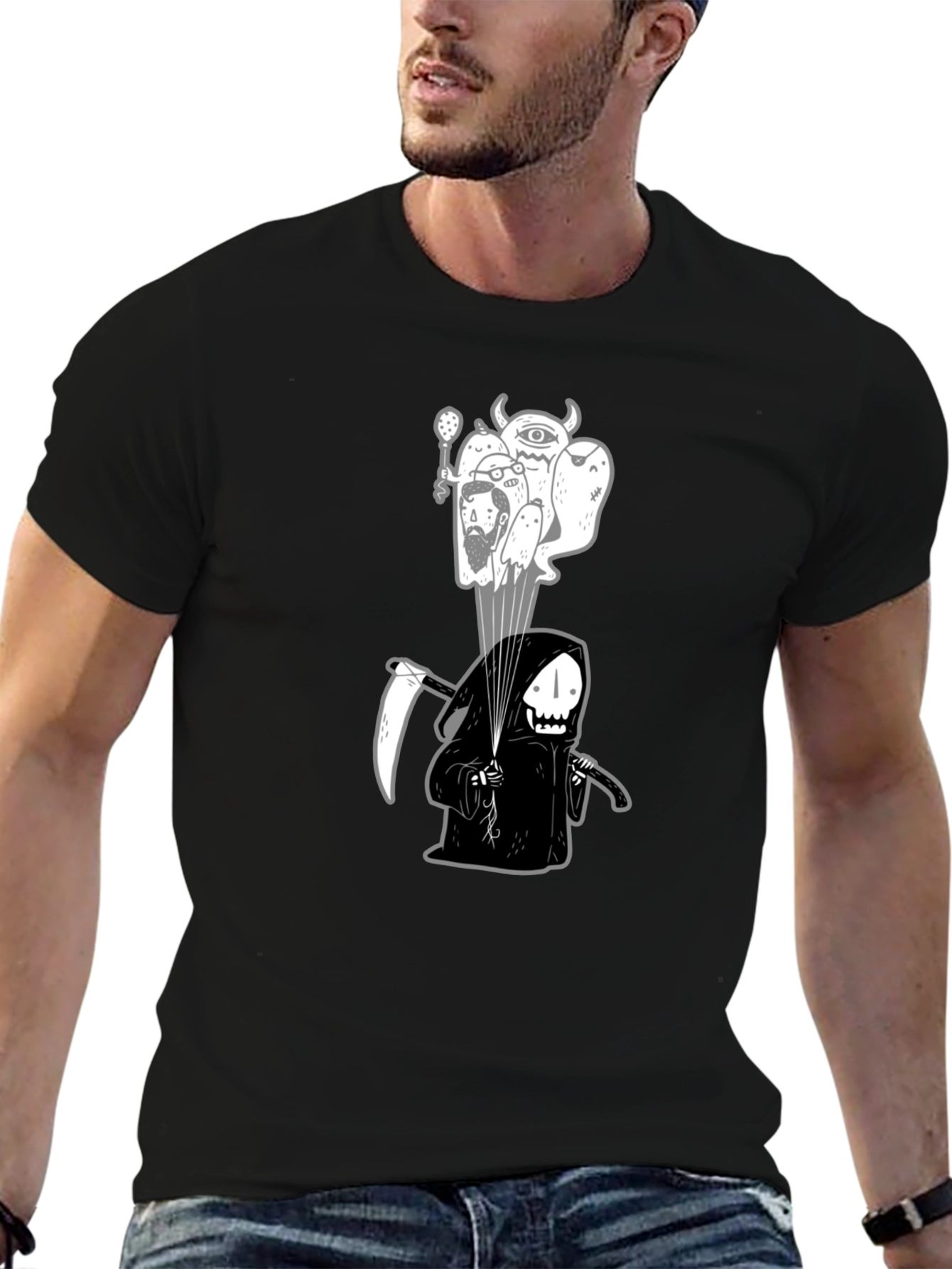 Camiseta negra con ilustración de la Parca y espíritus