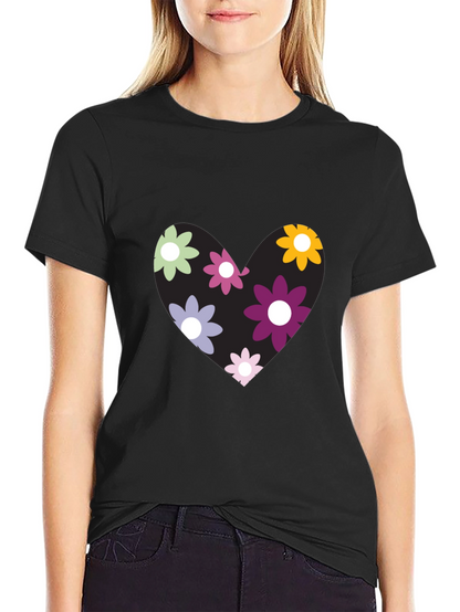 Camiseta Negra con Corazón Floral
