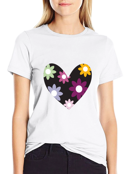 Camiseta Negra con Corazón Floral