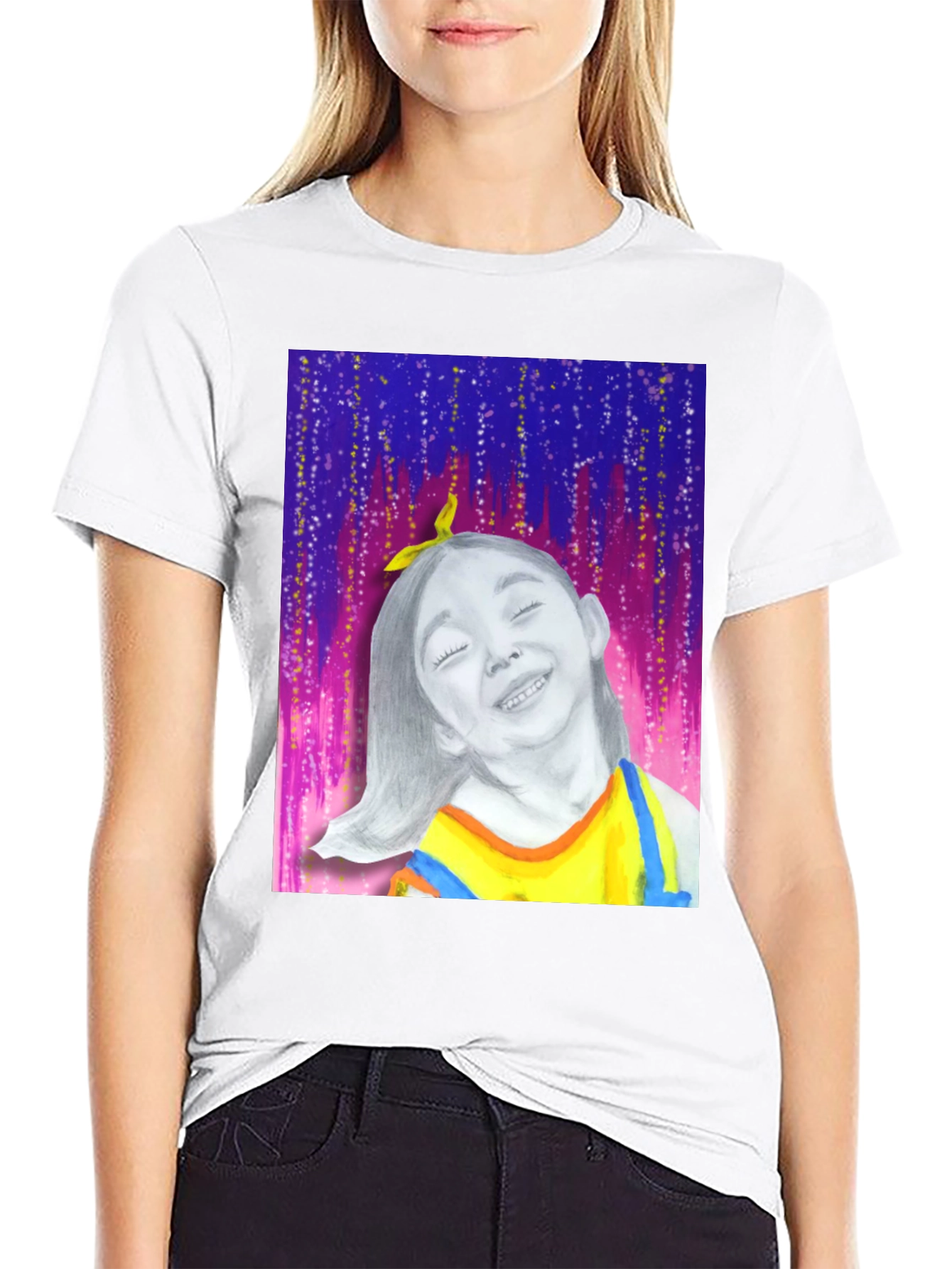Camiseta Negra con Diseño Artístico de Niña Feliz