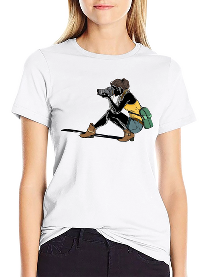 Camiseta Negra con Diseño de Fotógrafa
