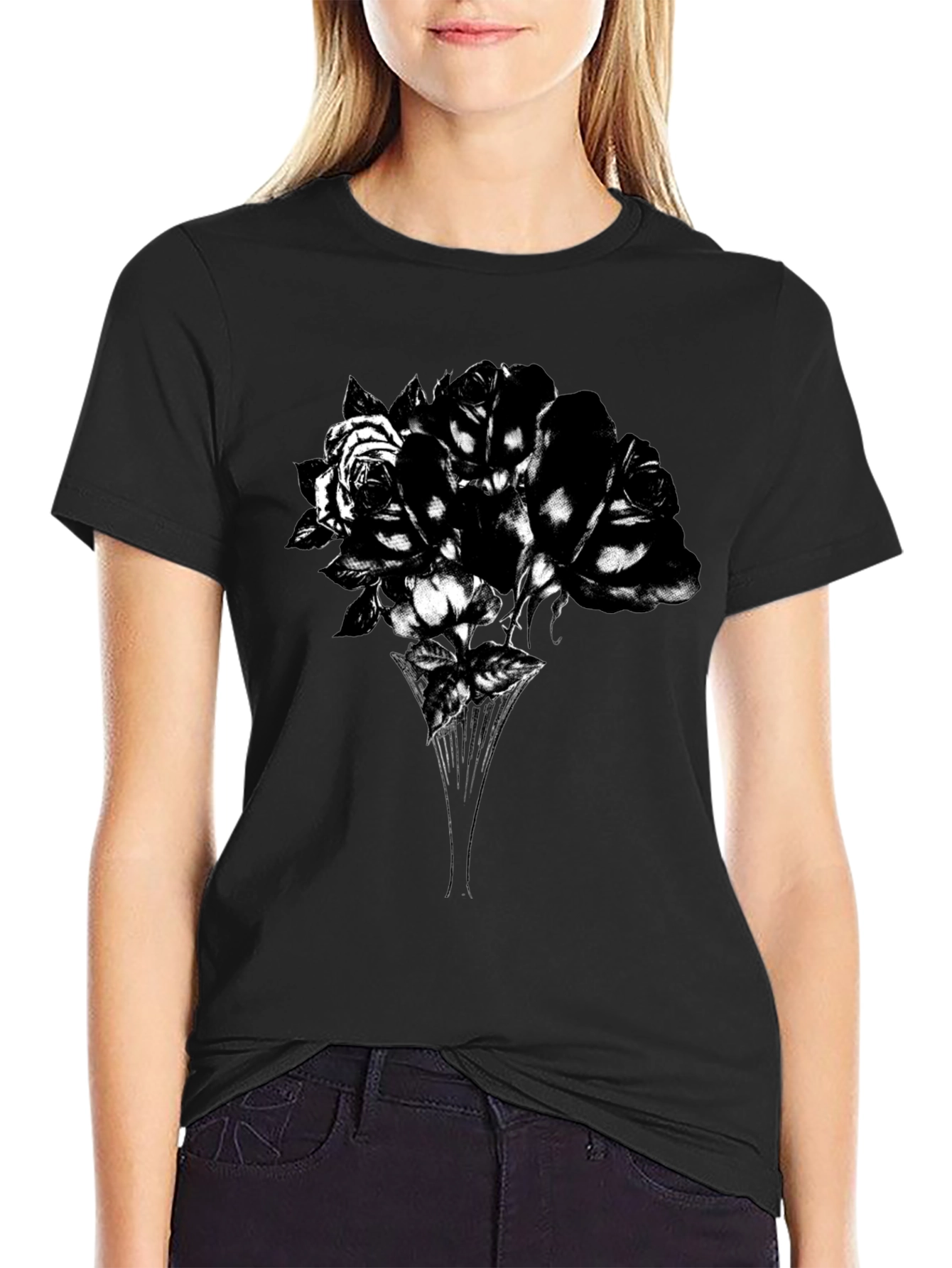 Camiseta Negra con Diseño Floral Abstracto