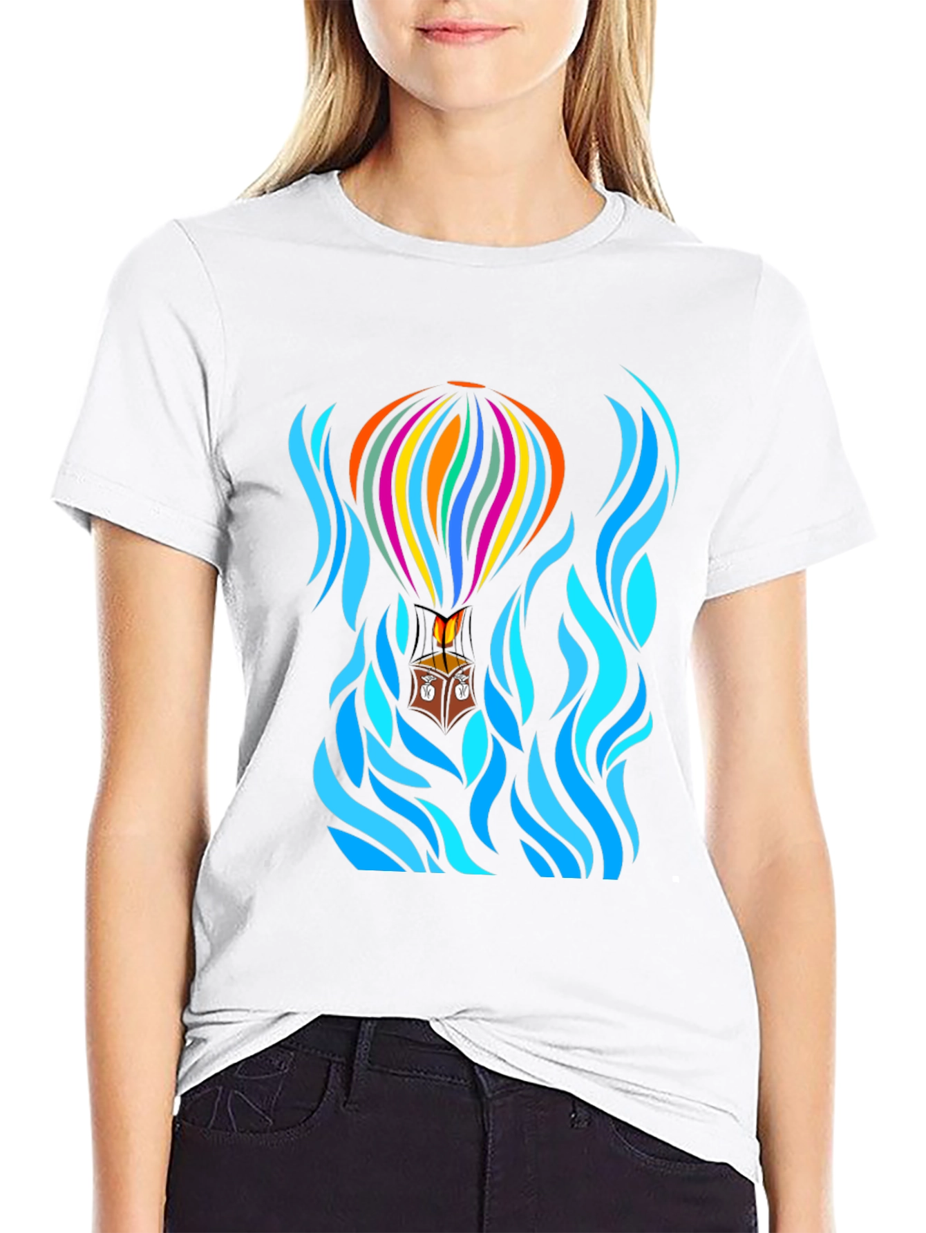 Camiseta Negra con Diseño de Globo Aerostático Abstracto