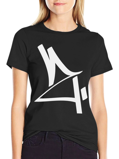 Camiseta Negra con Diseño Gráfico Moderno en Blanco