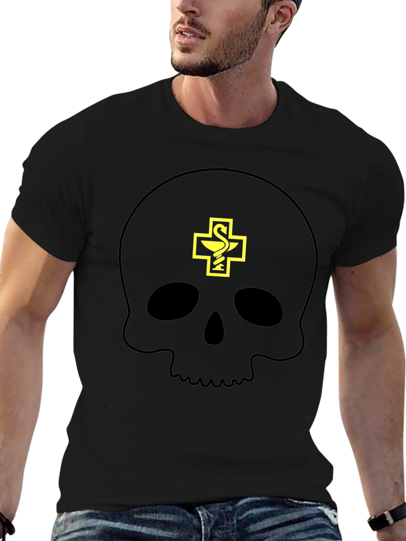 Camiseta Negra con Calavera y Símbolo Farmacéutico