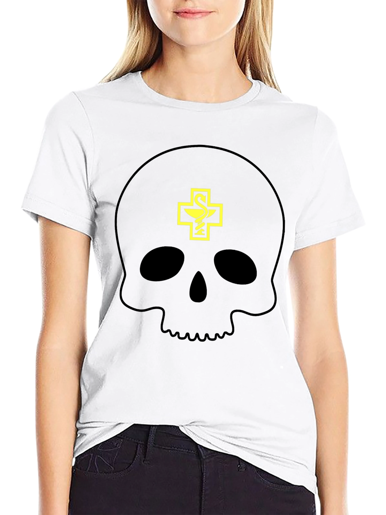 Camiseta Negra con Calavera y Símbolo Farmacéutico
