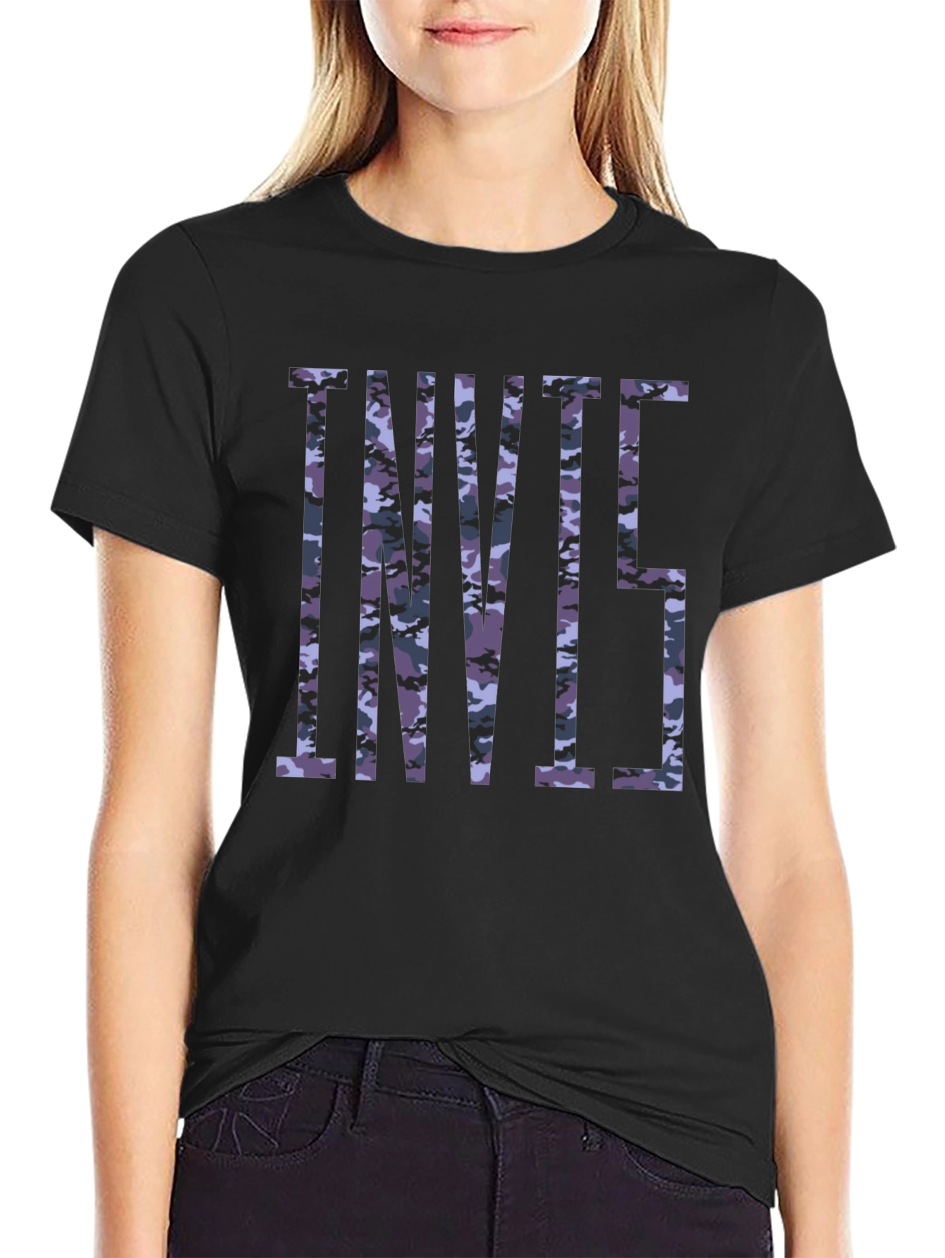 Camiseta Negra Estampada Camuflaje INVII5