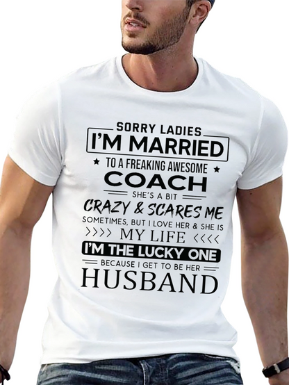 Camiseta Negra: Casado con una Entrenadora Asombrosa