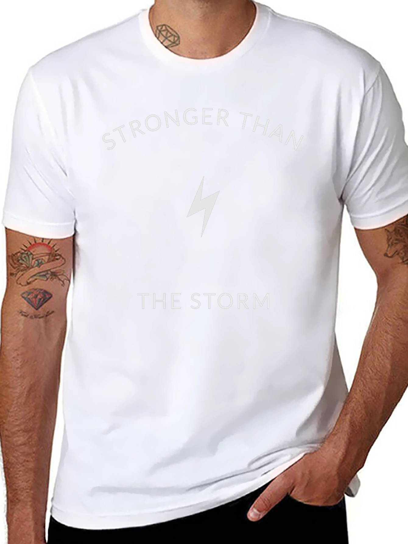 Camiseta Negra: Más Fuerte Que La Tormenta