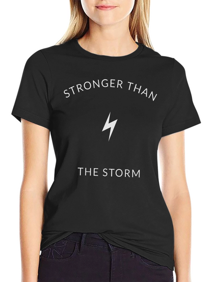 Camiseta Negra: Más Fuerte Que La Tormenta