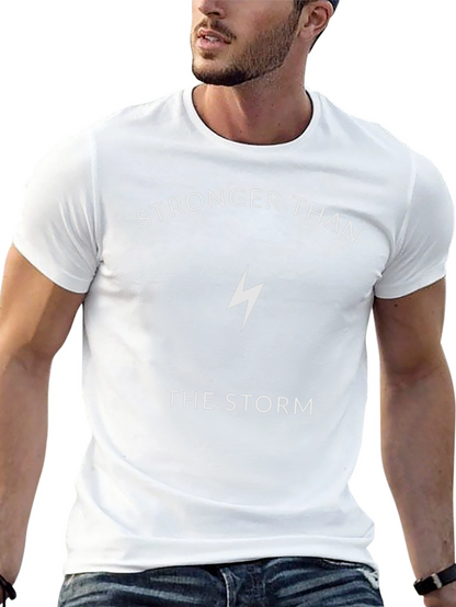 Camiseta Negra: Más Fuerte Que La Tormenta