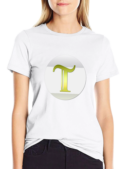 Camiseta Negra con Letra T Dorada
