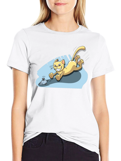 Camiseta Negra con Diseño de Gato Persiguiendo Ratón