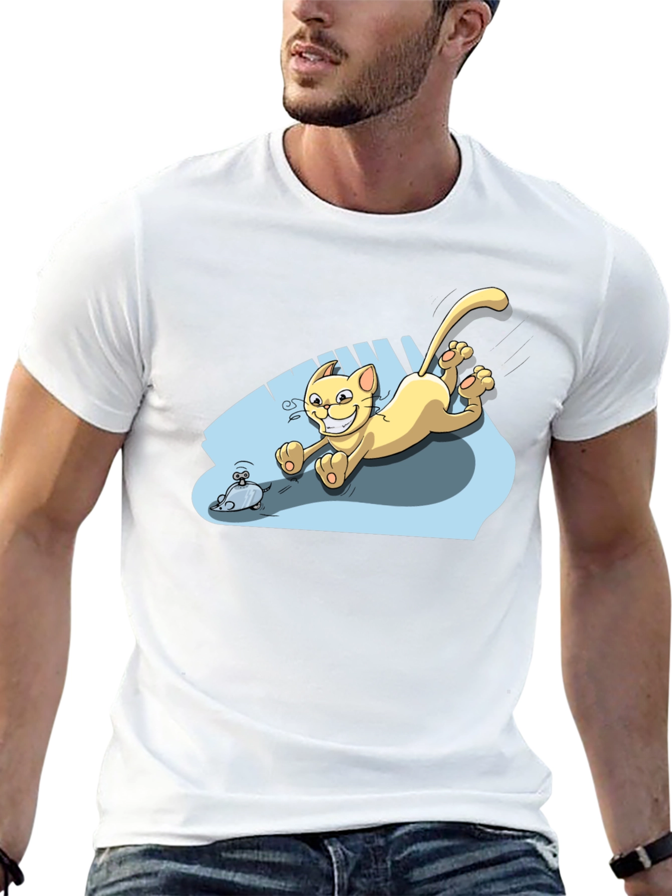 Camiseta Negra con Diseño de Gato Persiguiendo Ratón