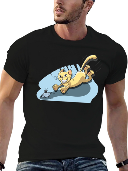 Camiseta Negra con Diseño de Gato Persiguiendo Ratón