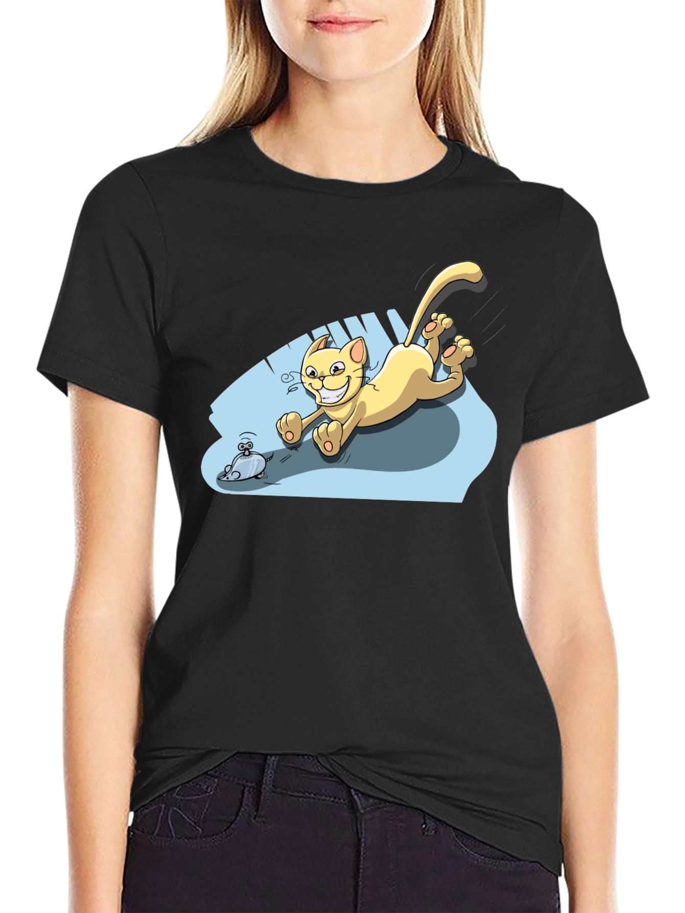 Camiseta Negra con Diseño de Gato Persiguiendo Ratón