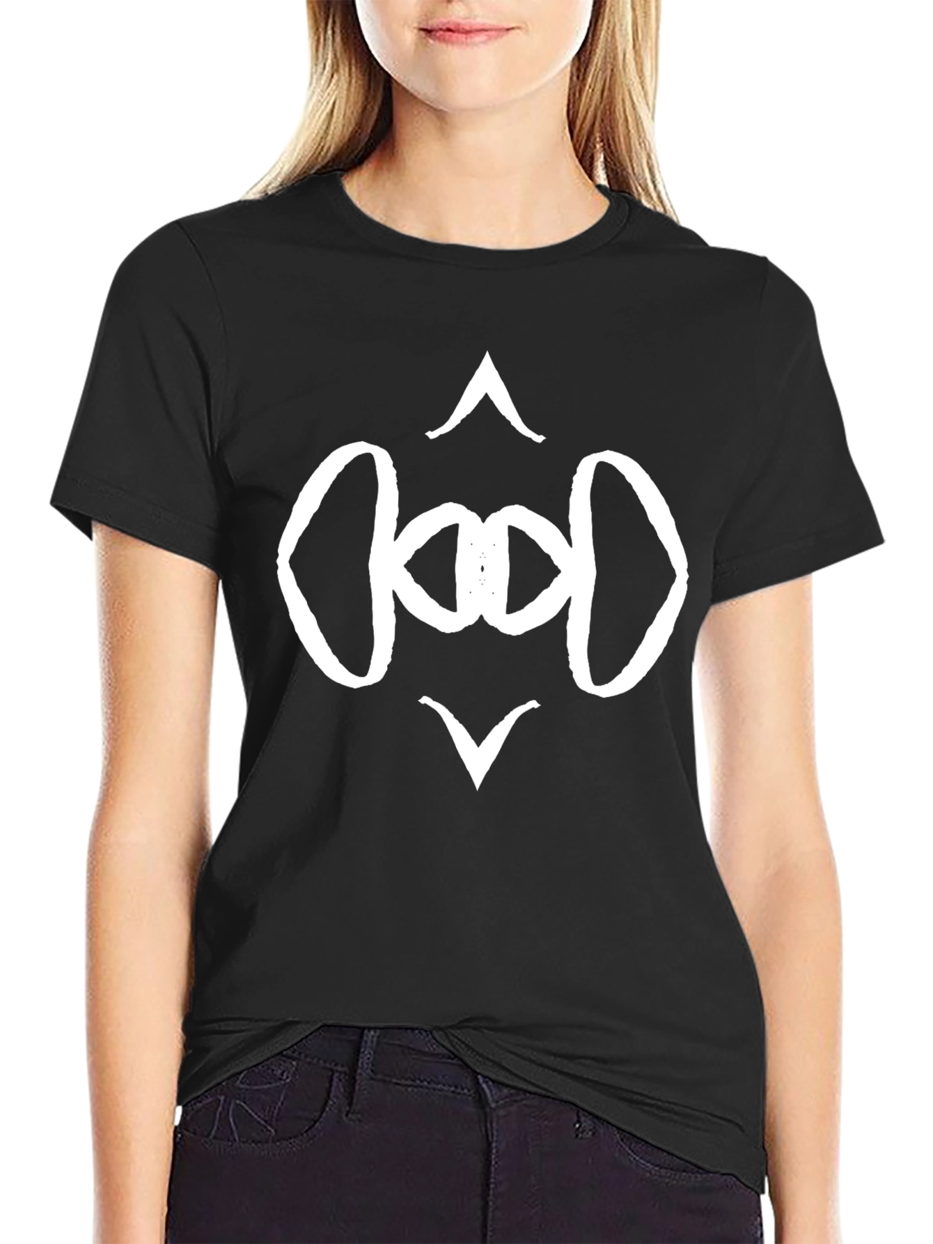 Camiseta Negra con Diseño Abstracto en Blanco