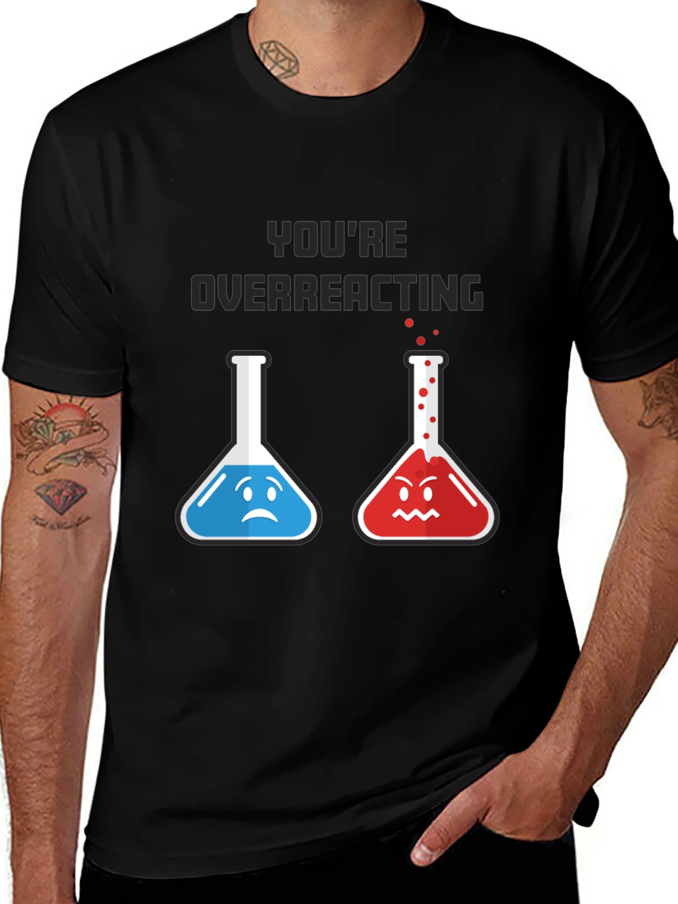 Camiseta Negra: Reacción Química Divertida