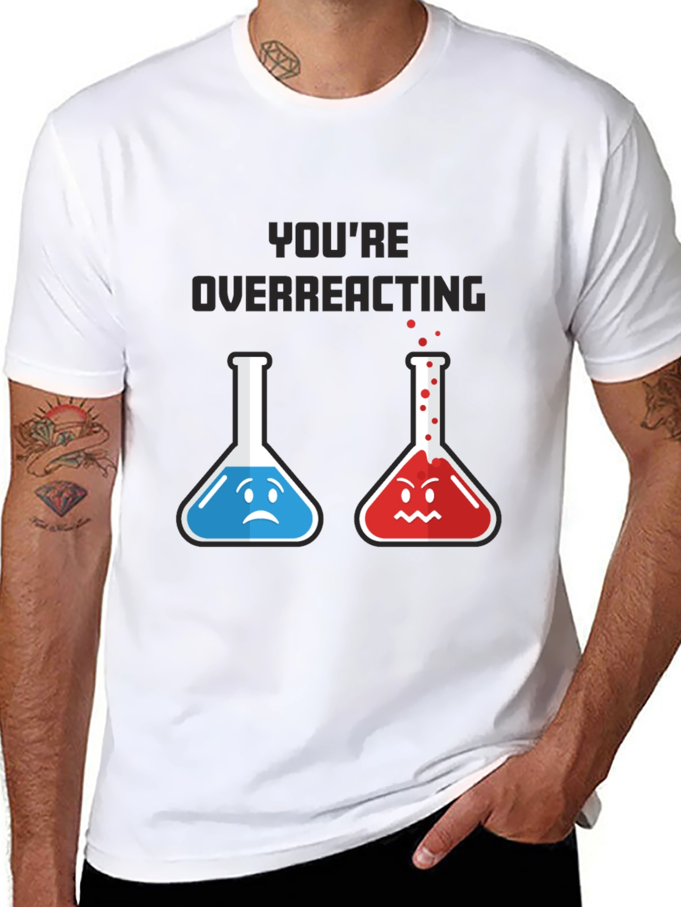 Camiseta Negra: Reacción Química Divertida