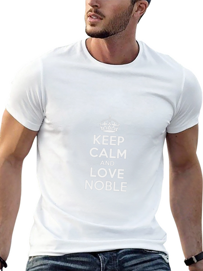 Camiseta Negra: Keep Calm and Love Noble
