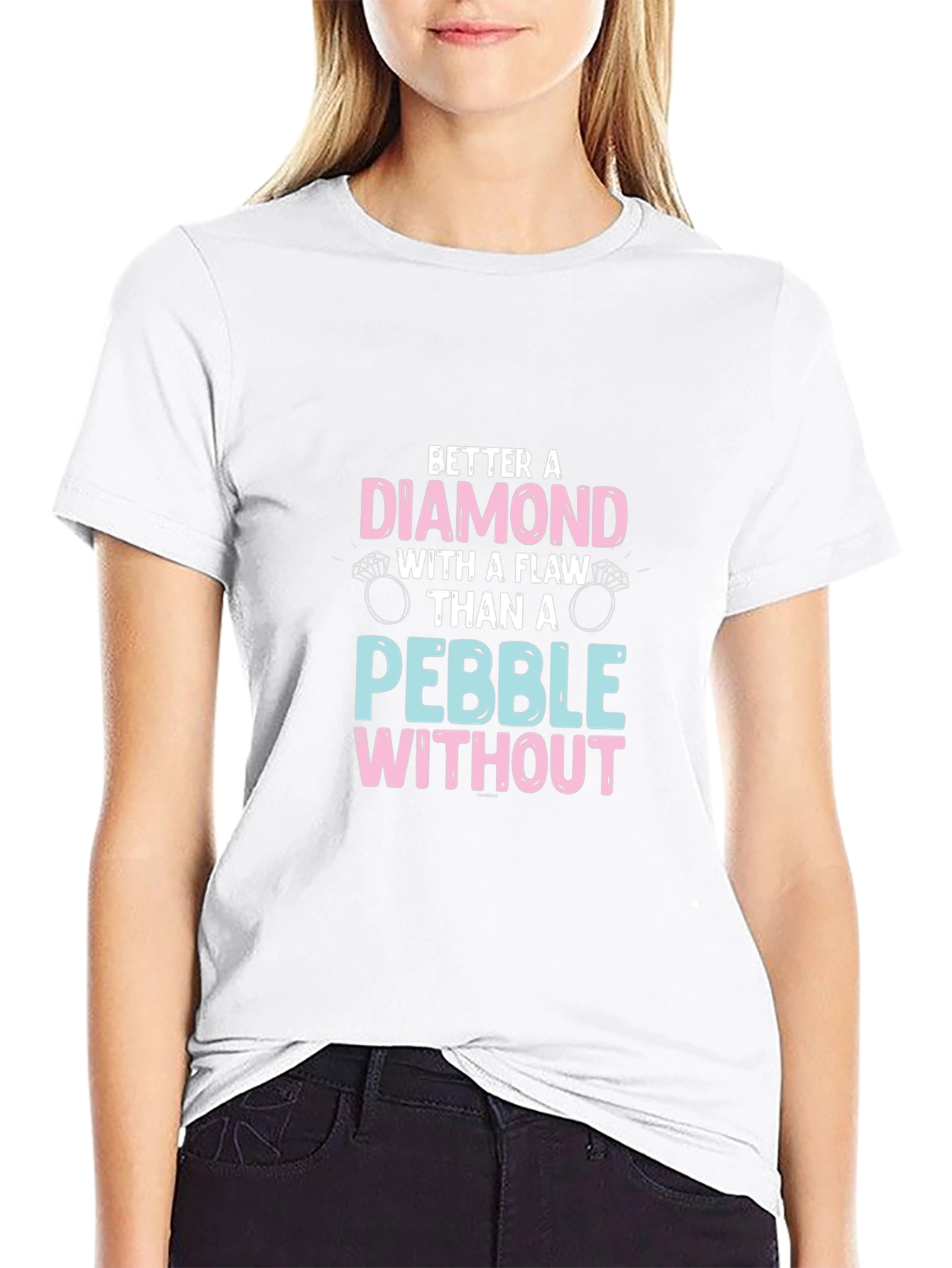 Camiseta Negra con Diseño de Diamante y Anillos