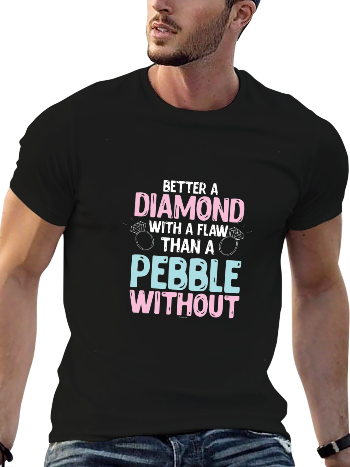Camiseta Negra con Diseño de Diamante y Anillos