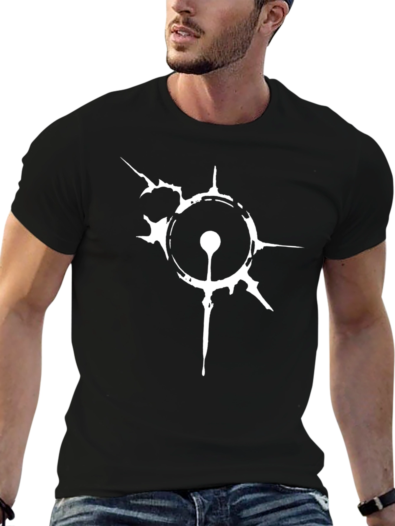 Camiseta Negra con Diseño Abstracto Blanco