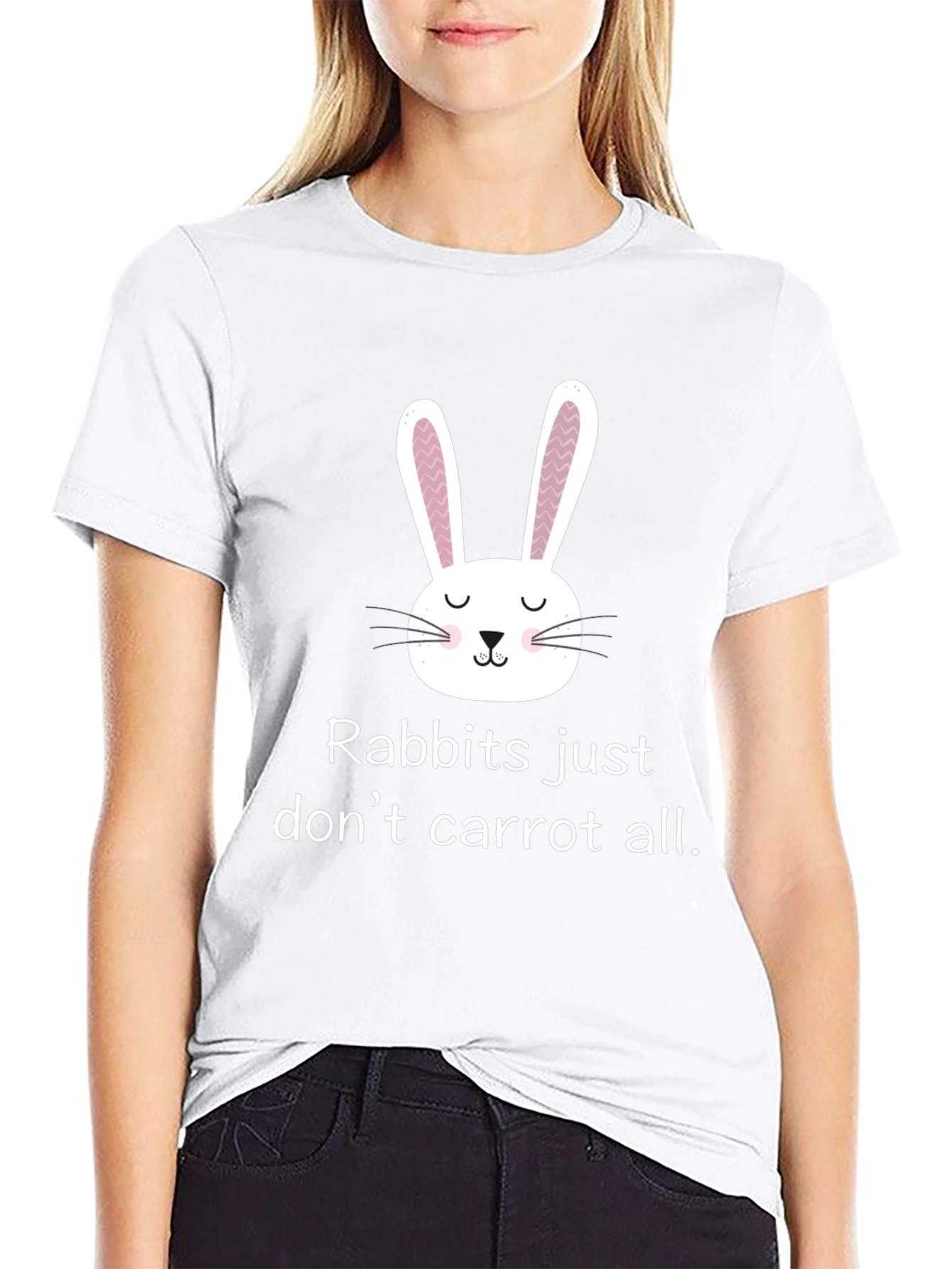 Camiseta negra con diseño de conejo divertido