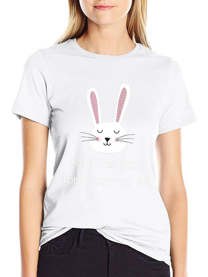 Camiseta negra con diseño de conejo divertido
