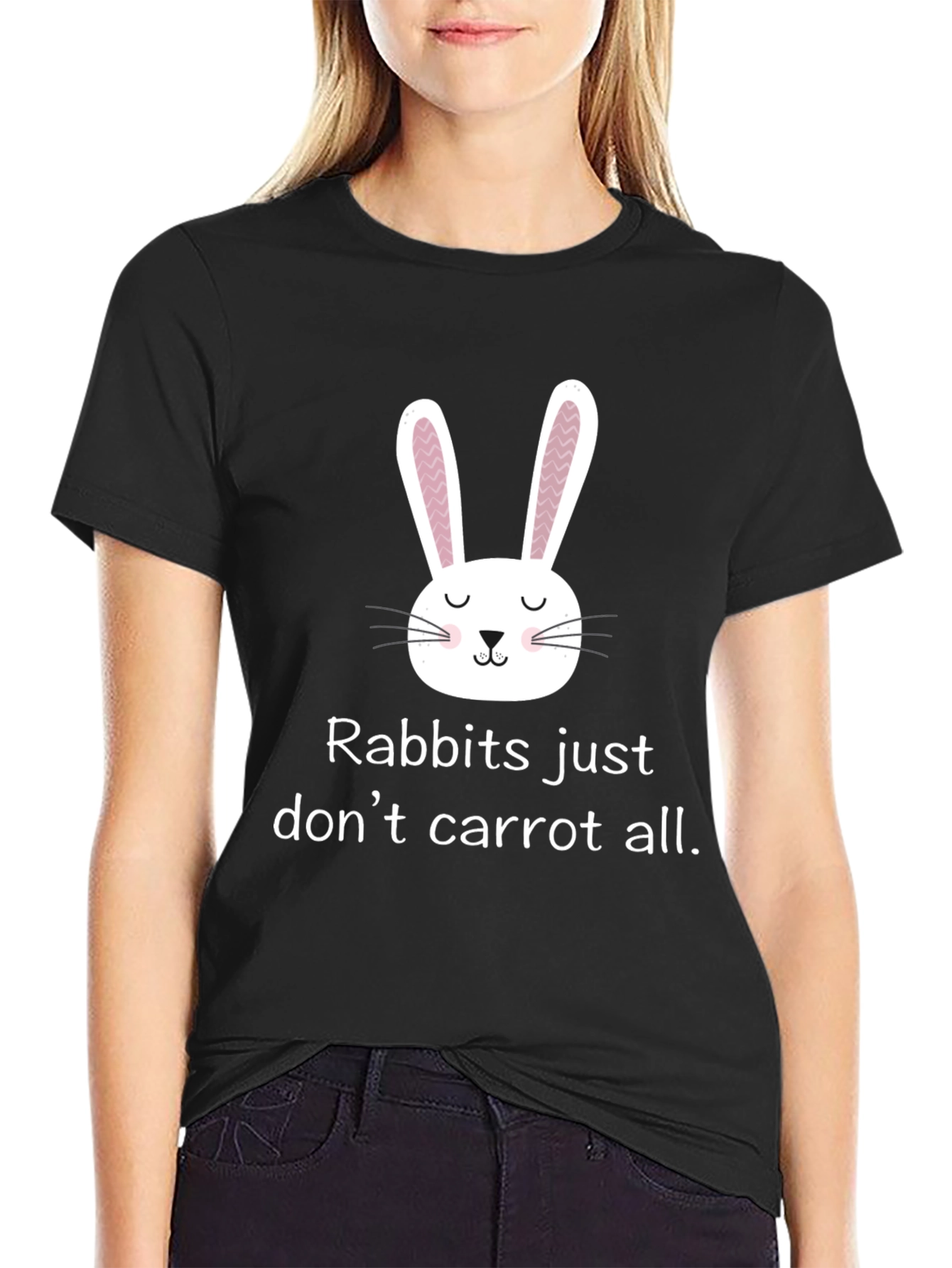 Camiseta negra con diseño de conejo divertido