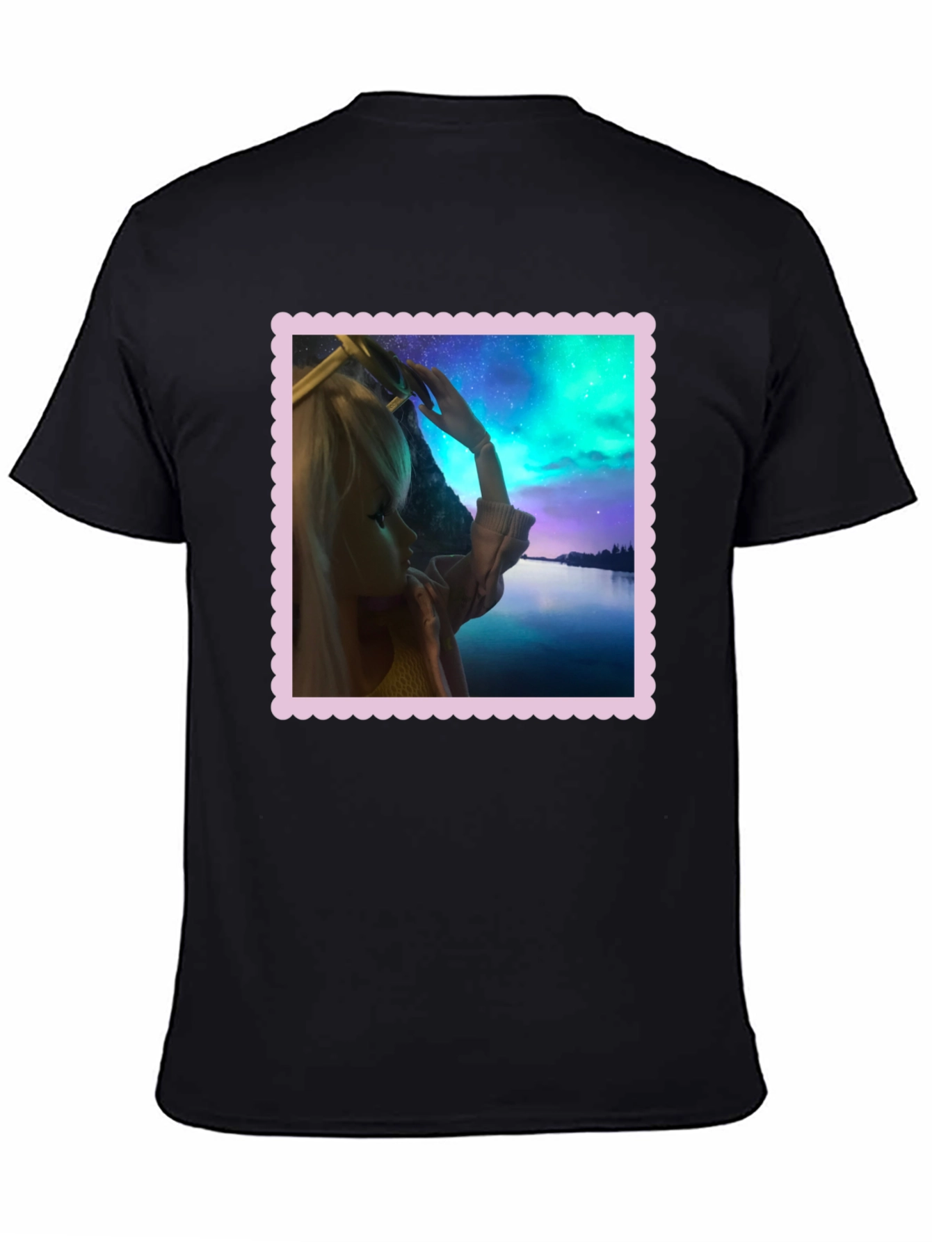 Camiseta Negra Estampada: Fantasía Nórdica