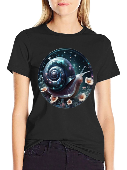 Camiseta Negra con Diseño de Caracol Cósmico