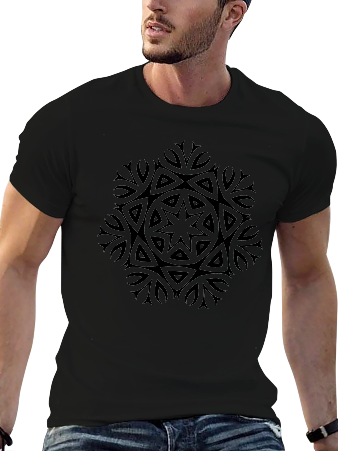 Camiseta Negra con Diseño Mandala Abstracto