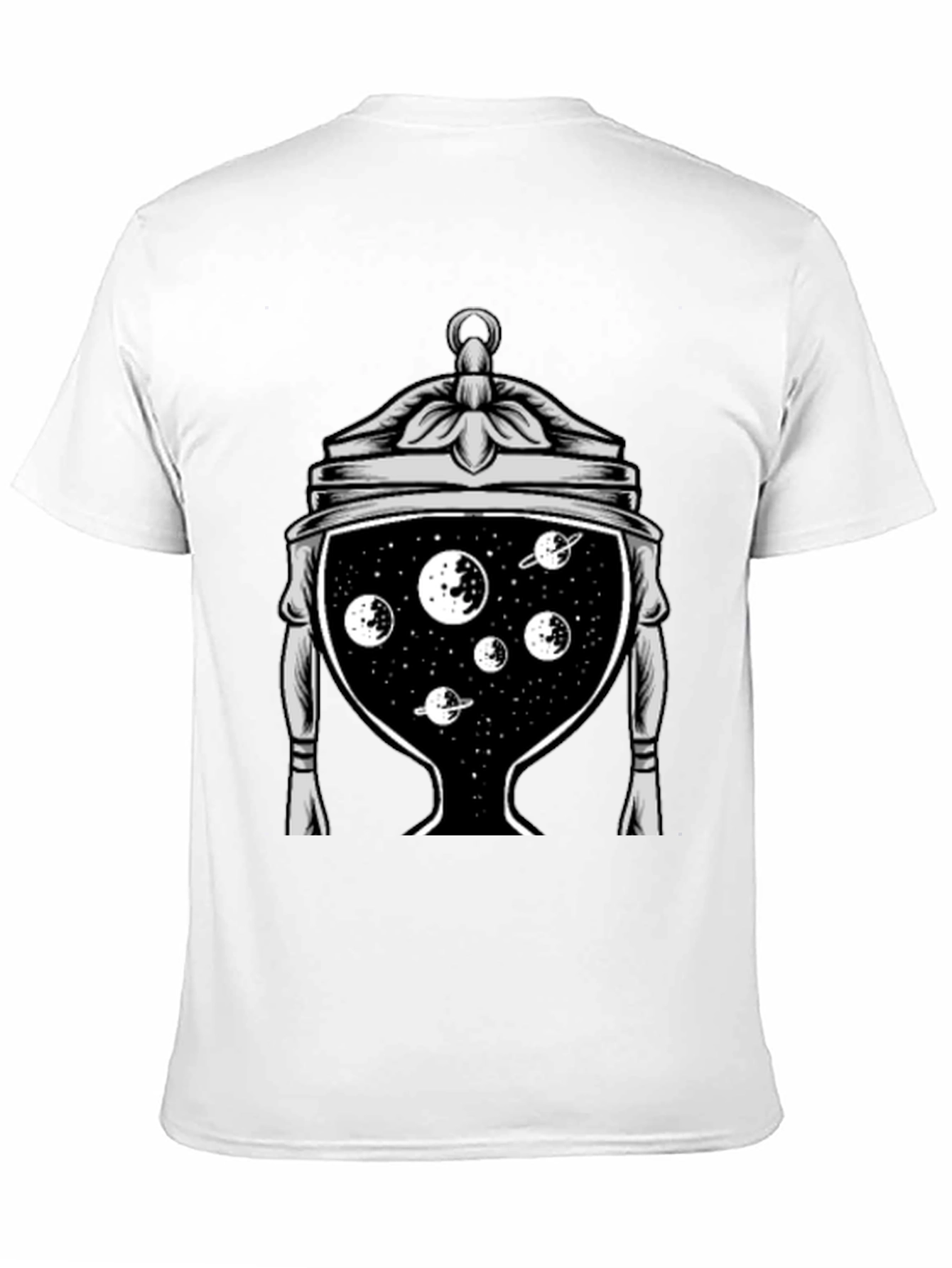 Camiseta Negra con Diseño Espacial en Copa Antigua