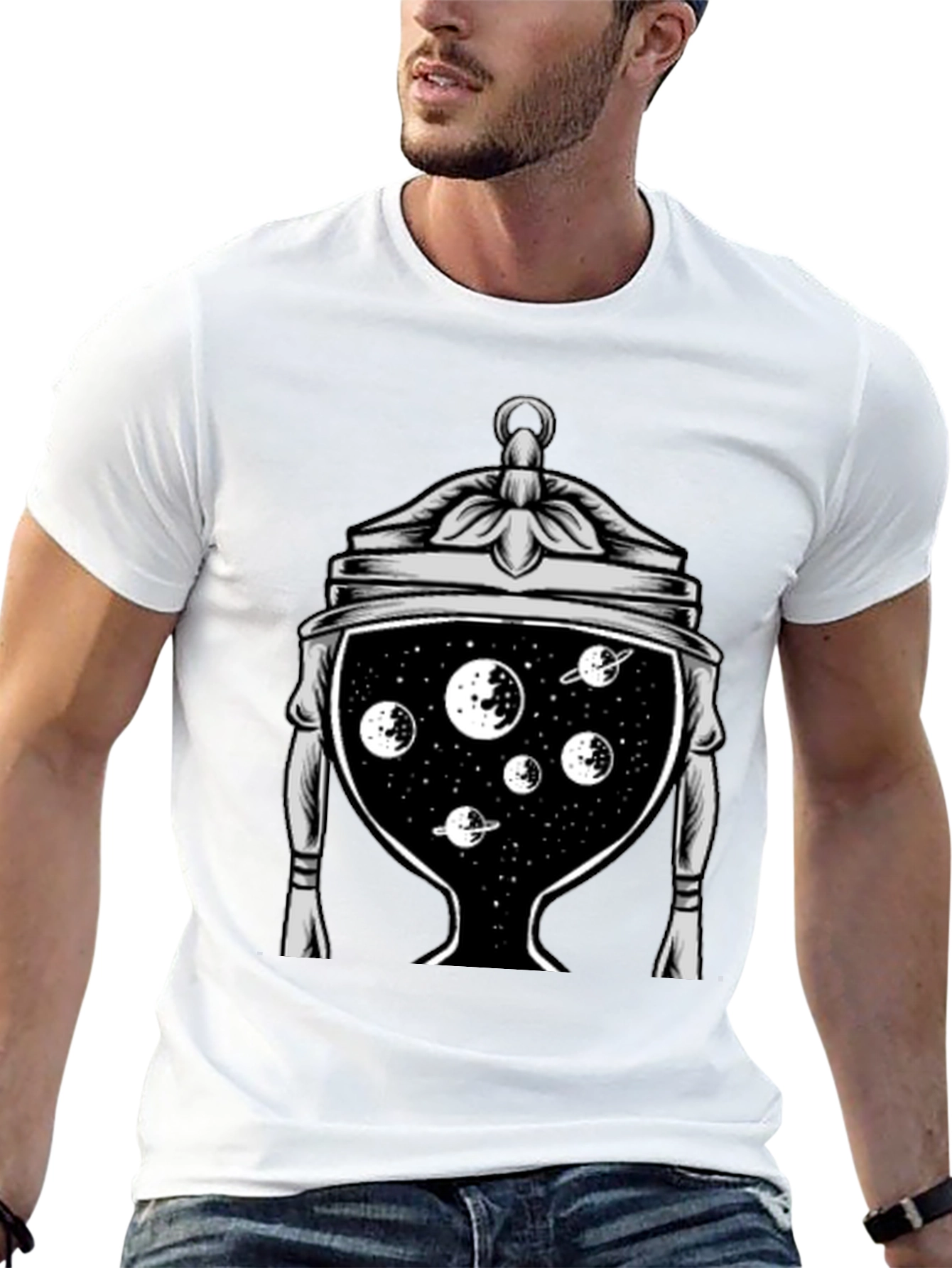 Camiseta Negra con Diseño Espacial en Copa Antigua