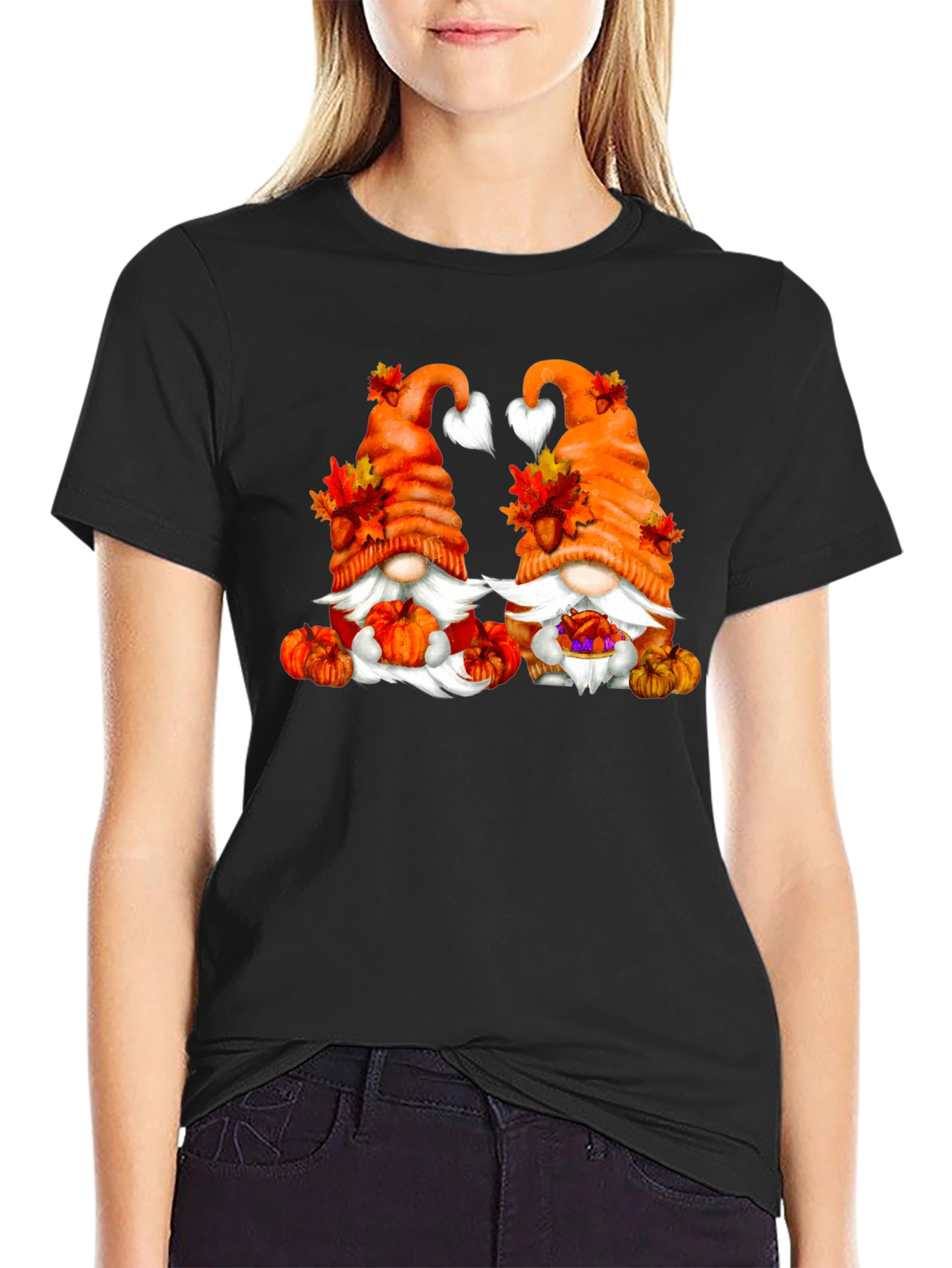 Camiseta Negra con Diseño de Gnomos Otoñales
