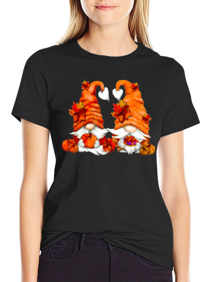 Camiseta Negra con Diseño de Gnomos Otoñales