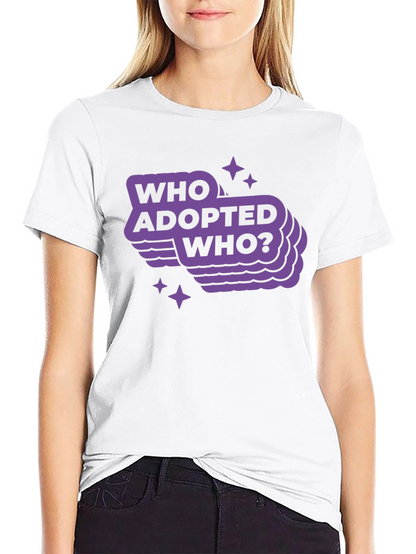 Camiseta Negra con Diseño Who Adopted Who?