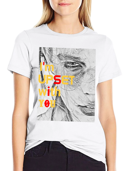 Camiseta Negra Estampada: Expresión Artística y Actitud