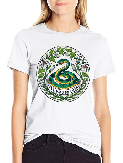 Camiseta Negra con Diseño de Serpiente Eve Was Framed